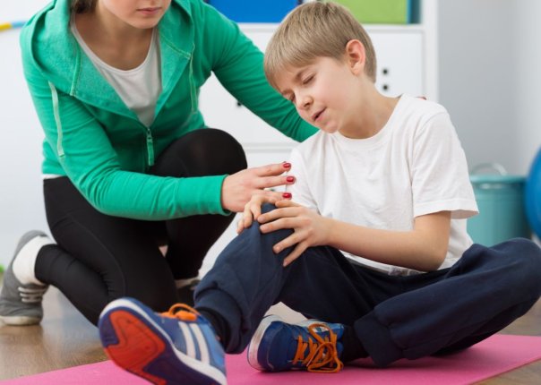 Mitől fájhat a gyerekek lábszára?