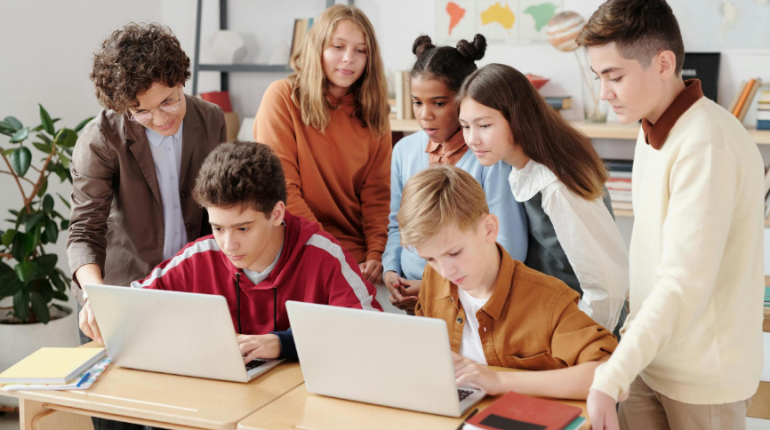 Ingyenes nyelvtanulás a KRÉTA-rendszerben