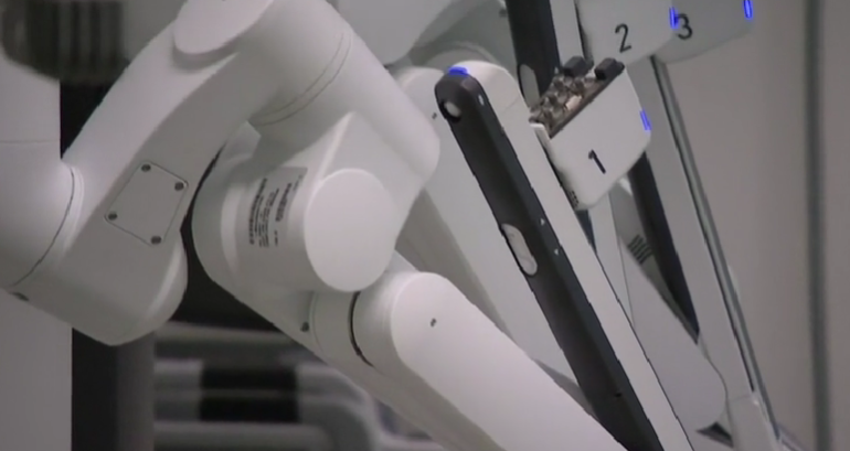 Először végeztek gyermeken robotasszisztált műtétet Magyarországon