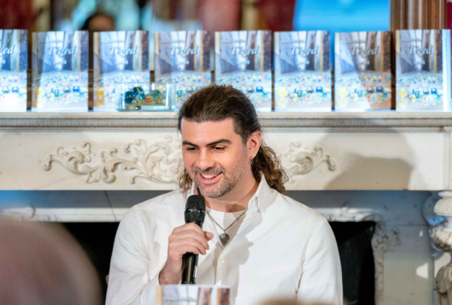 Megjelent Dóka Attila verseskötete