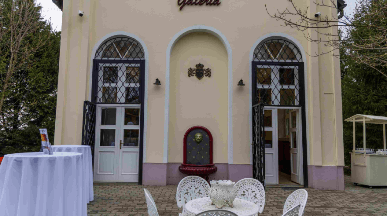 Galéria épülettel egészült ki az Öttevényi Földváry Kastély