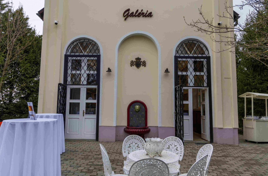 Galéria épülettel egészült ki az Öttevényi Földváry Kastély