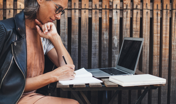 Hamarosan indul a felmondási hullám - Sok munkavállaló váltani akar